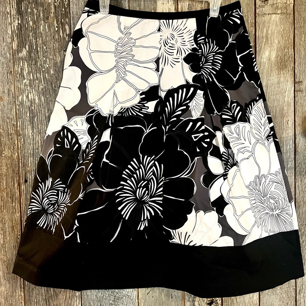 Black and White Floral Skirt Size 8